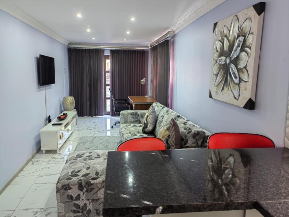 מטטה Obaa Sima Guest House מראה חיצוני תמונה