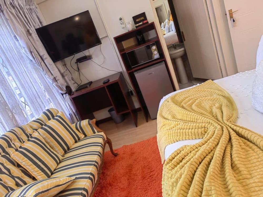 מטטה Obaa Sima Guest House מראה חיצוני תמונה