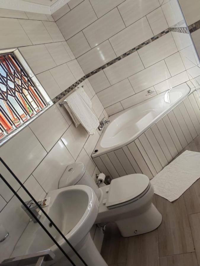 מטטה Obaa Sima Guest House מראה חיצוני תמונה